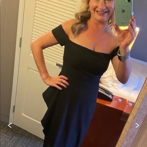 JS COLLECTION Black Off Shoulder Split Cascade Gown Size 6. Classic Glamour. - Picture 12 of 17